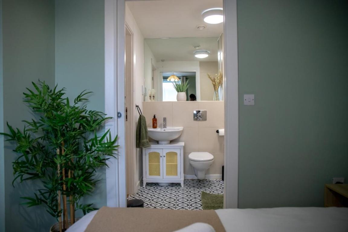 Modern 2-Bed Apartment In Leeds City Centre المظهر الخارجي الصورة