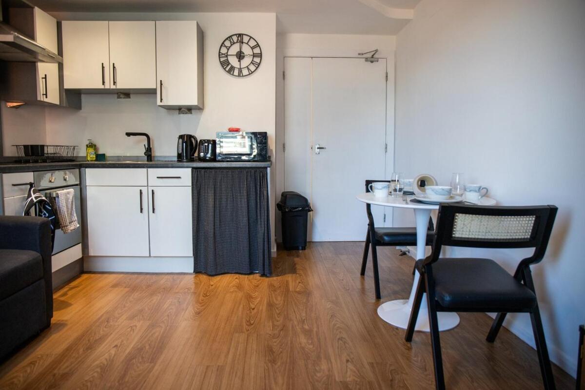Modern 2-Bed Apartment In Leeds City Centre المظهر الخارجي الصورة