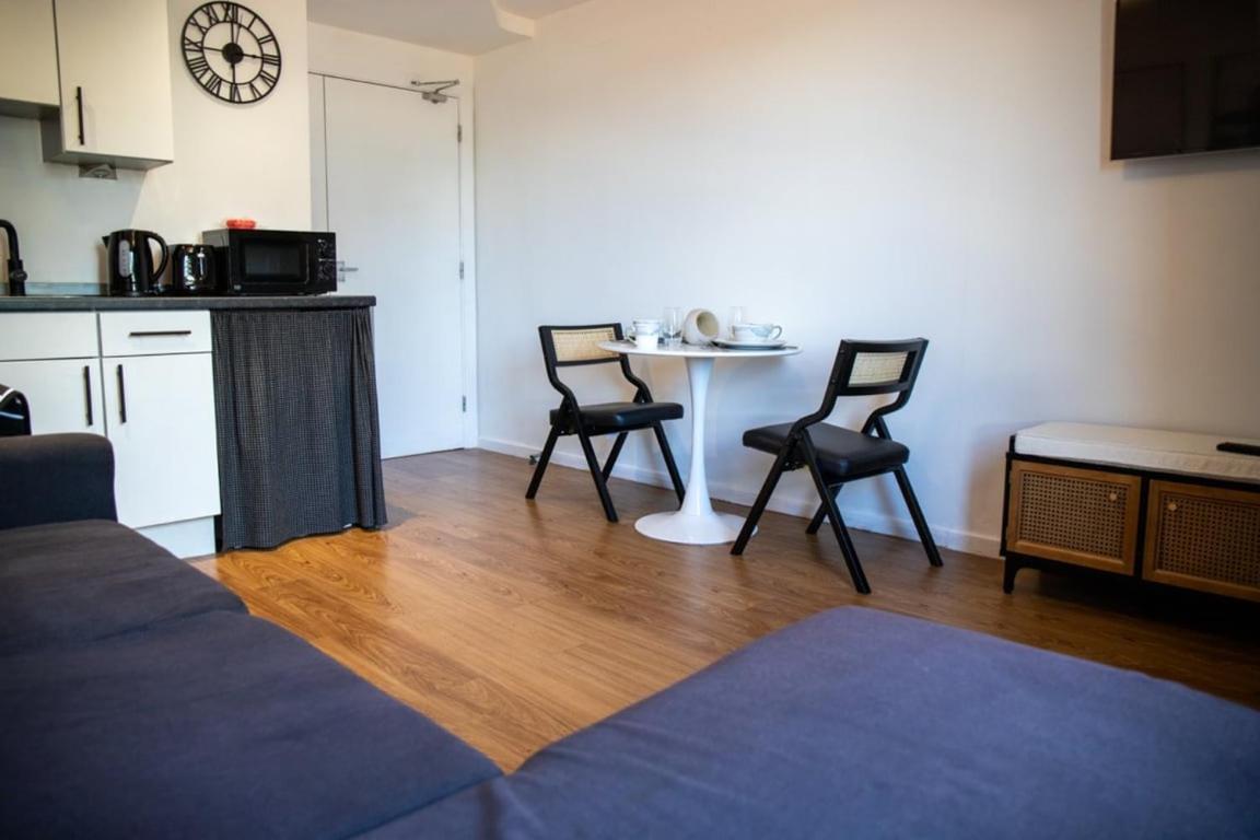 Modern 2-Bed Apartment In Leeds City Centre المظهر الخارجي الصورة
