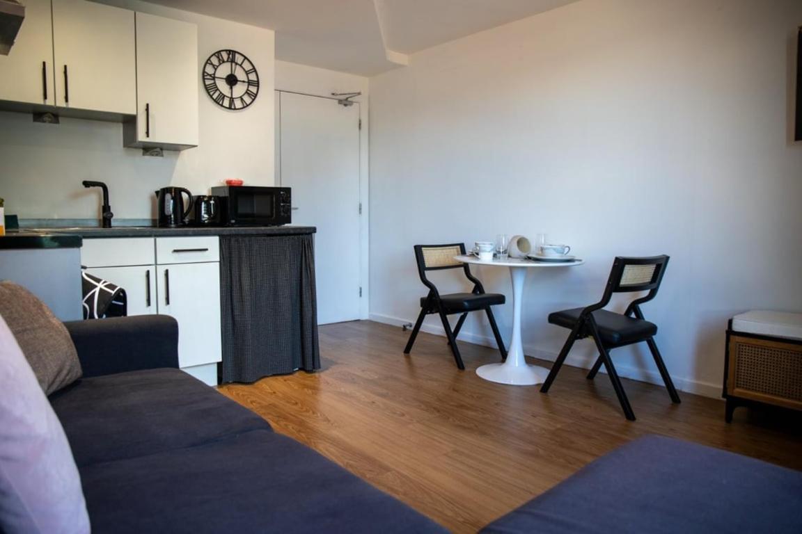 Modern 2-Bed Apartment In Leeds City Centre المظهر الخارجي الصورة